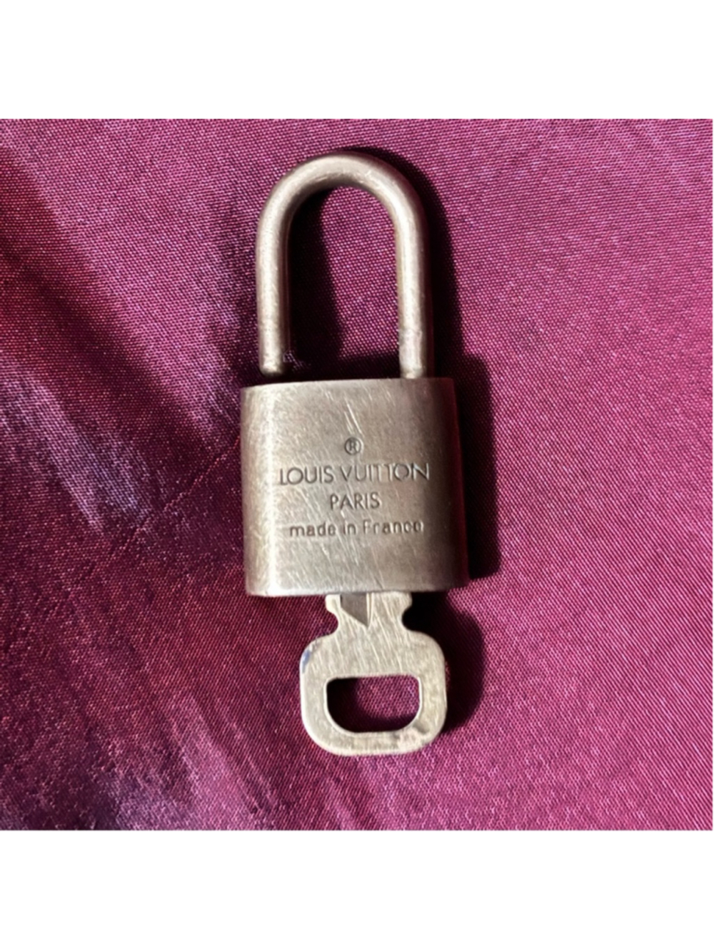 LOUIS VUITTON BRASS PADLOCK 311 WITH CHAIN - Picture 3 of 3